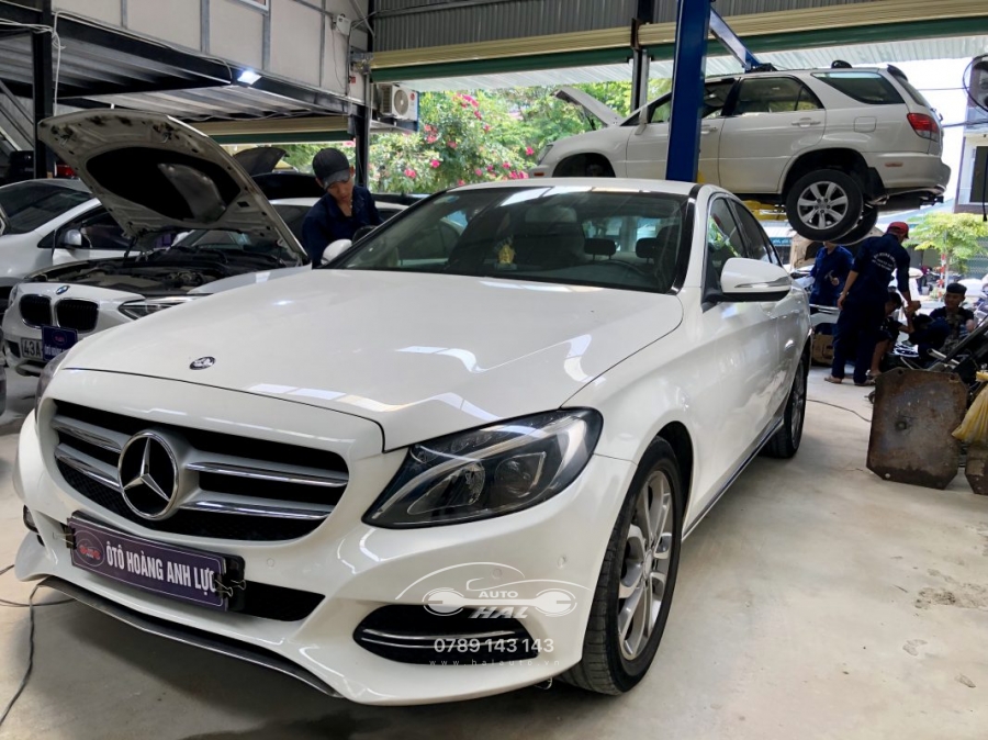 Tiếp nhận và kiểm tra xe tại Garage